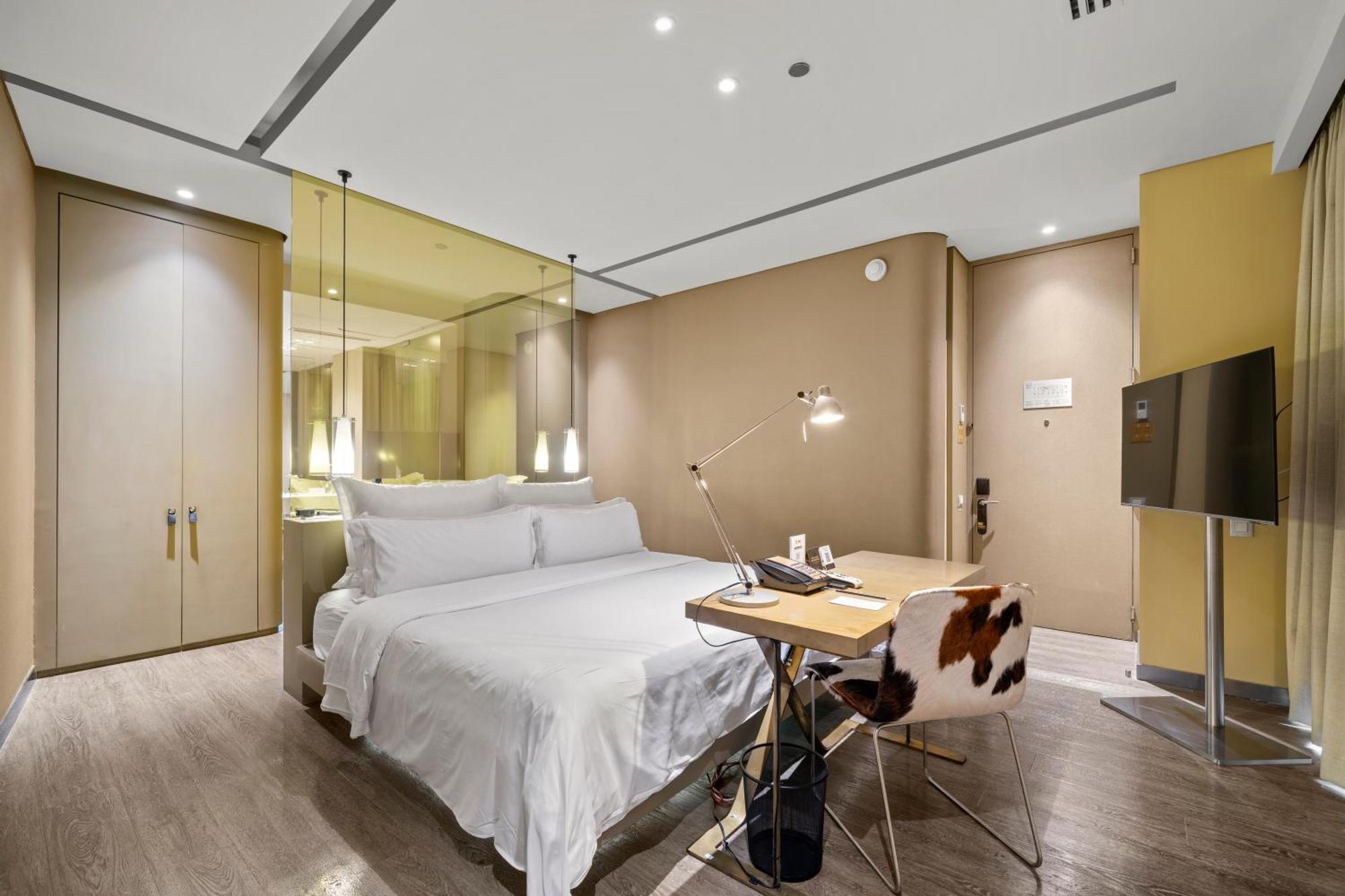 Chambre Lit King-Size avec Balcon